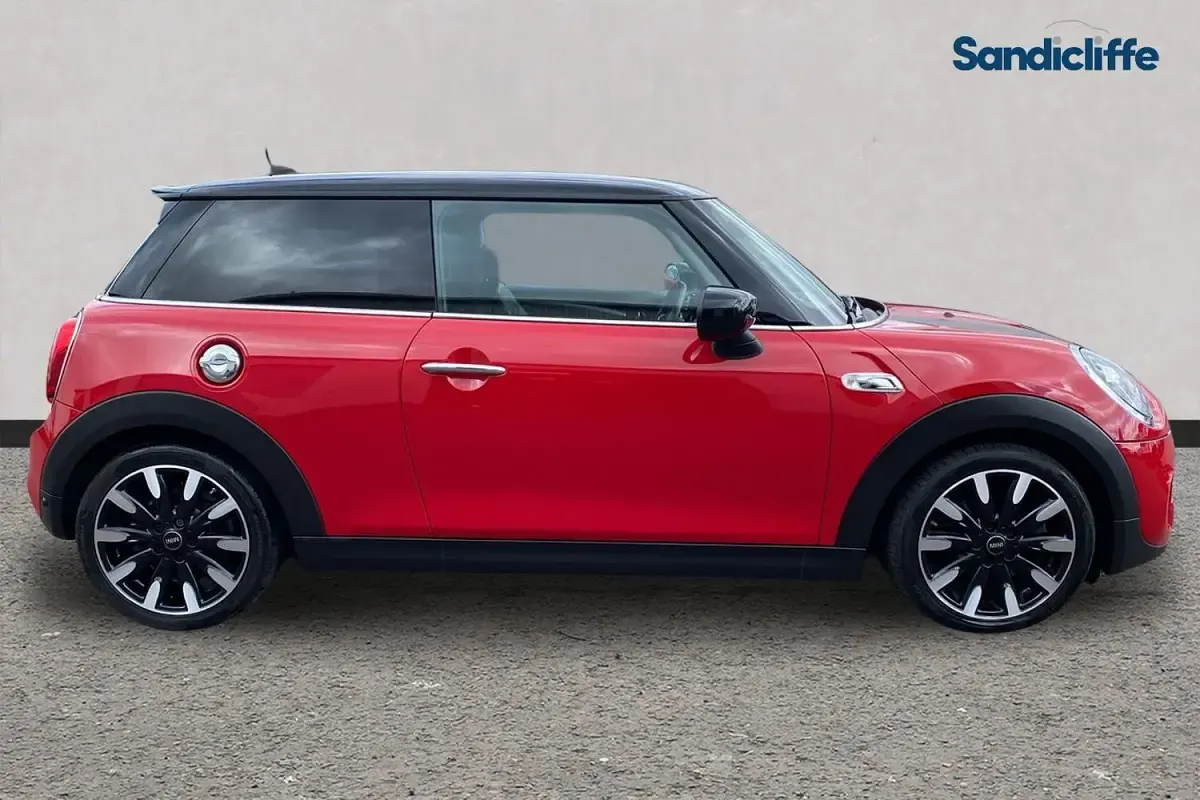 Used Mini Cooper S Exclusive 192 HP (141 kW) 2020 Red Hatchback