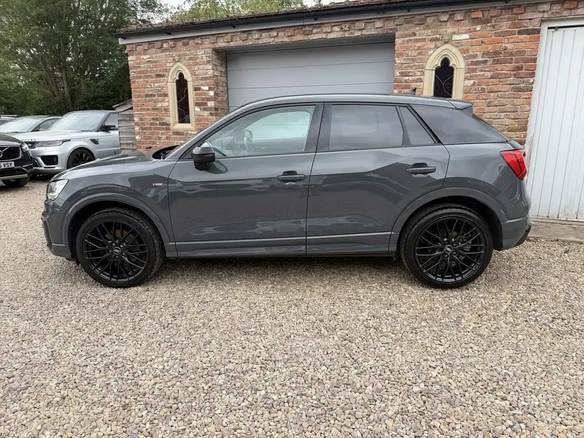 Used Audi Q2 Black Edition 150 HP (110 kW) 2019 Grey SUV
