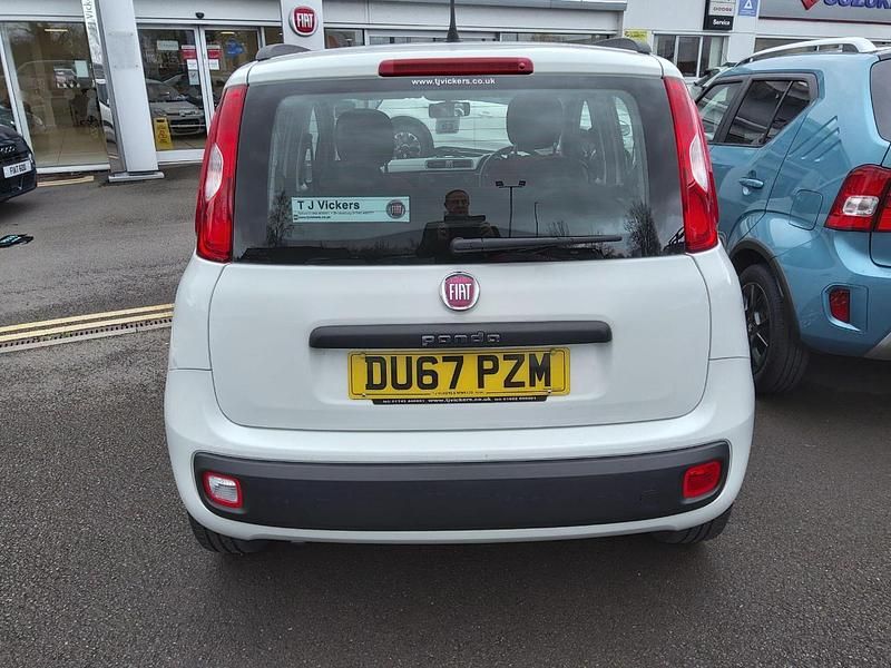 Używany Fiat Panda Lounge 69 KM (50 kW) 2017 Biały Hatchback