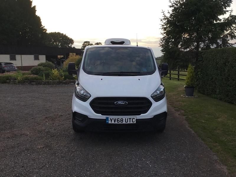 Used Ford Transit Custom 105 HP (77 kW) 2019 White Van