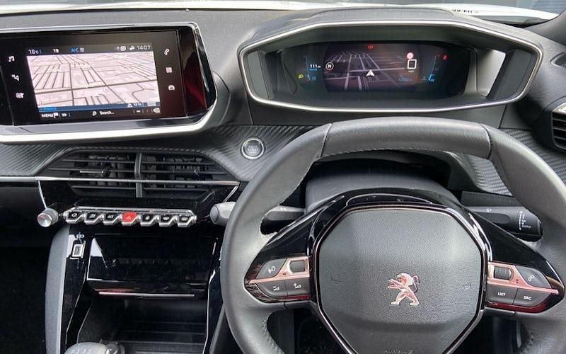 Used Peugeot 2008 Allure+ 101 HP (74 kW) 2023 White SUV