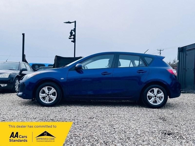 Used Mazda 3 105 HP (77 kW) 2012 Blue Hatchback