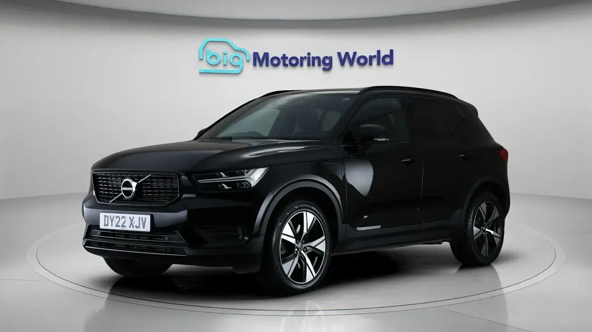Used Volvo XC40 Plus 211 HP (155 kW) 2022 Black SUV