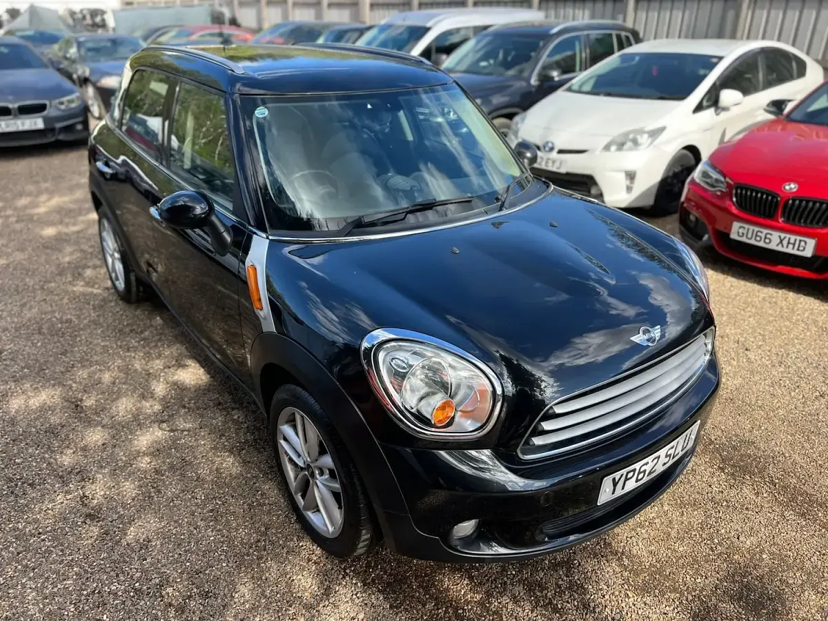 Used Mini Cooper D 112 HP (82 kW) 2012 Black Hatchback