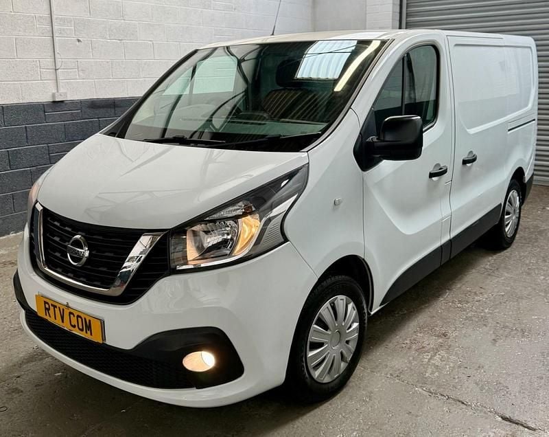 White Used 2019 Nissan NV300 Acenta Van | £7,199 (Super price) - Image 1/4