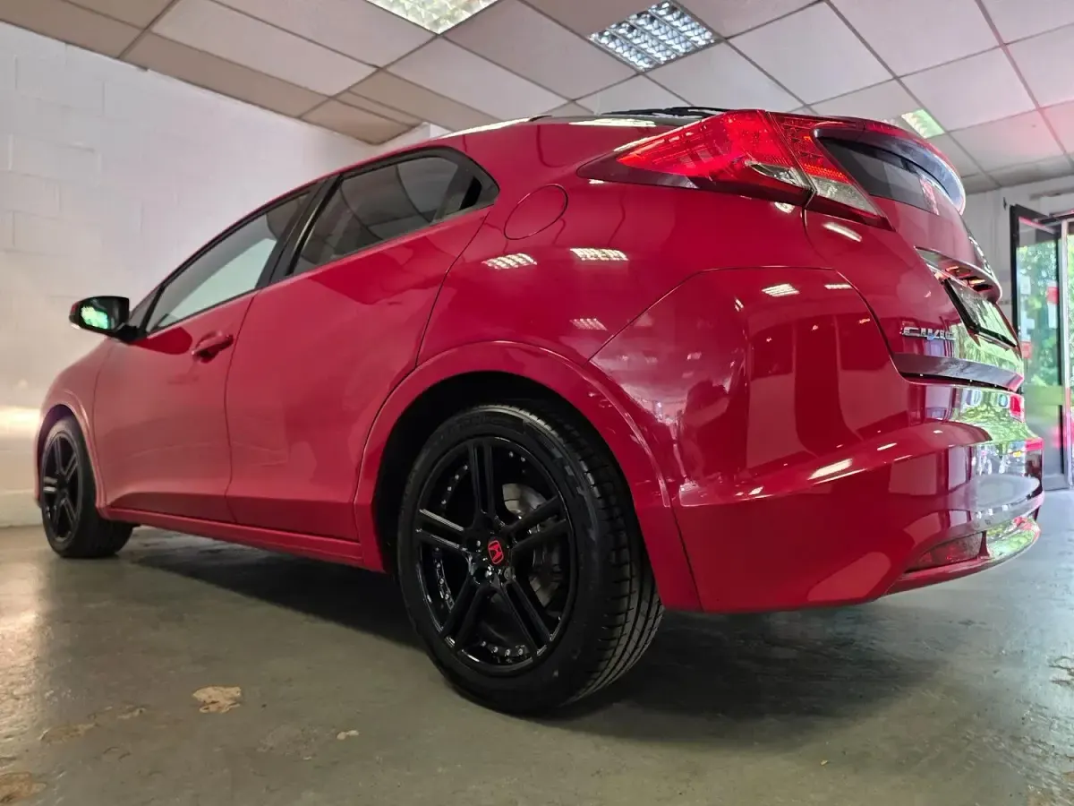 Used Honda Civic 142 HP (104 kW) 2013 Red Hatchback