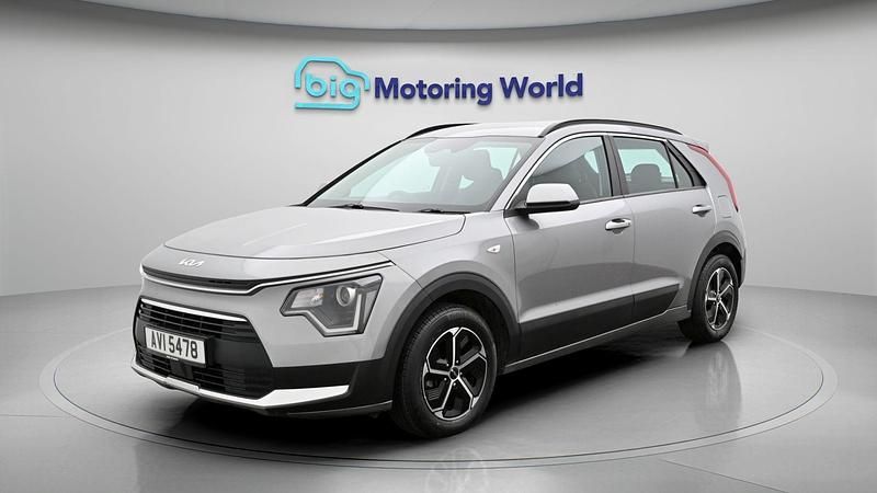 Gebraucht Kia Niro 129 PS (94 kW) 2024 Grau SUV