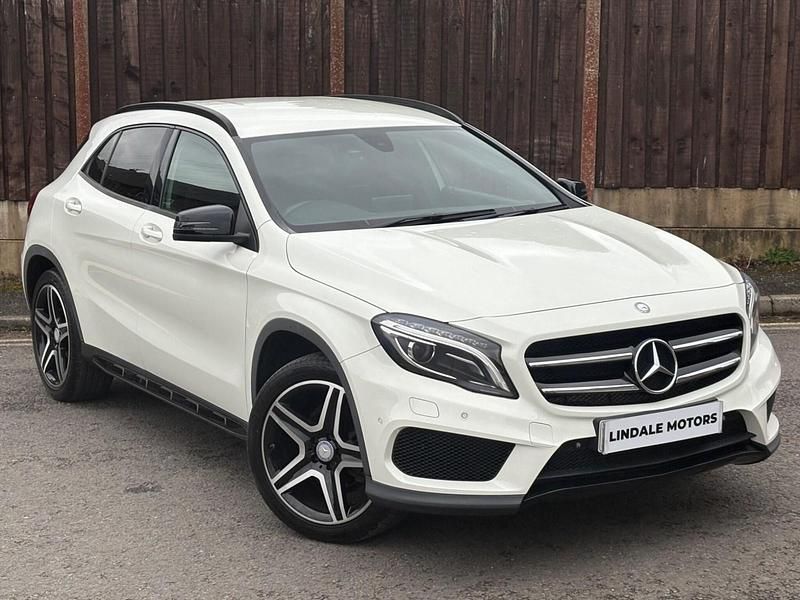 Used Mercedes GLA200 AMG line 136 HP (100 kW) 2016 White SUV
