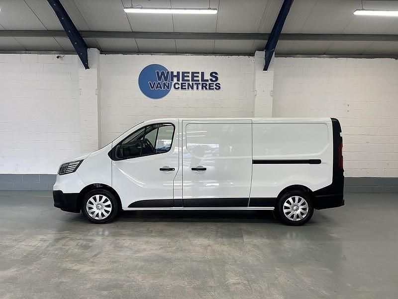 Used Renault Trafic Business 2022 White MPV