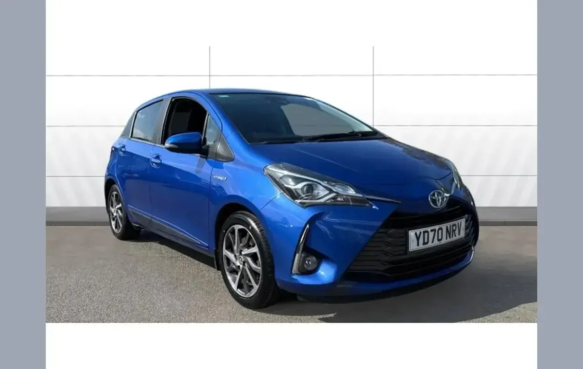 Usado Toyota Yaris Hybrid 101 CV (74 kW) 2020 Utilitario
