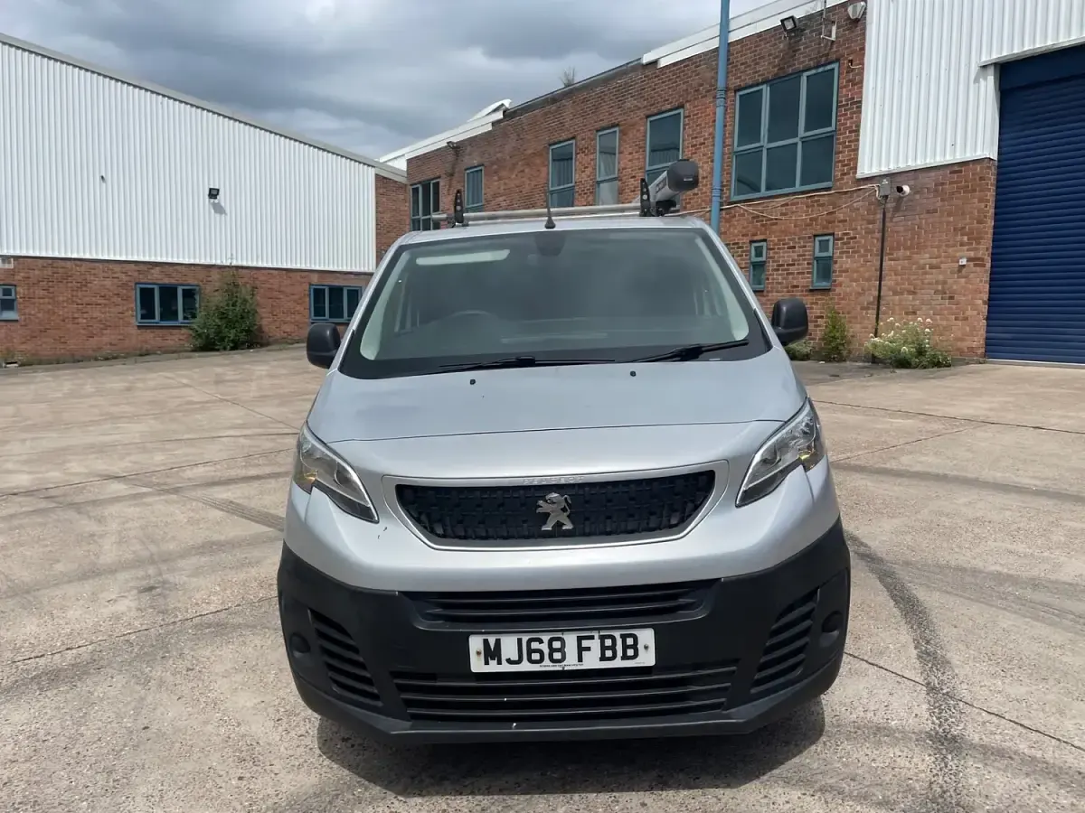 Used Peugeot Expert 2018 Silver Van