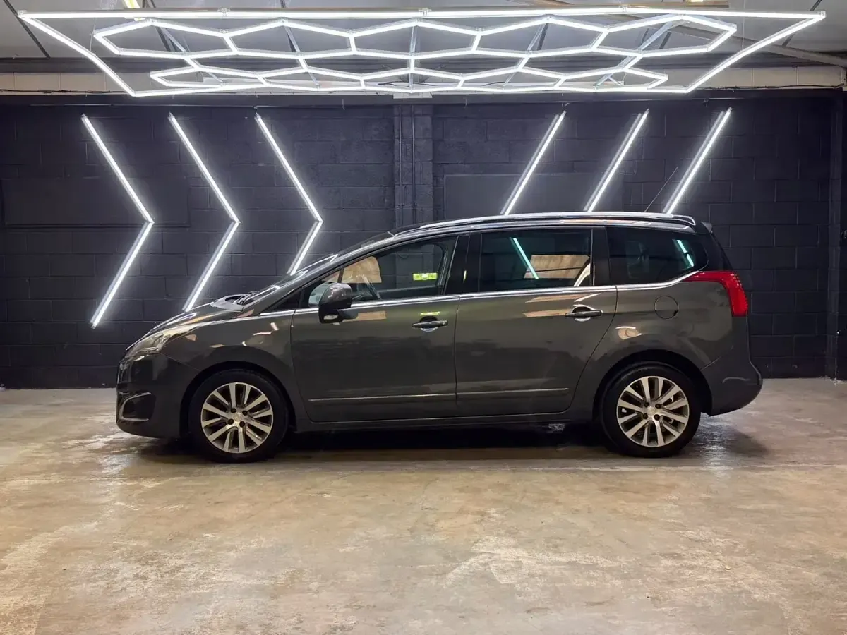 Used Peugeot 5008 Allure 2014 Black MPV