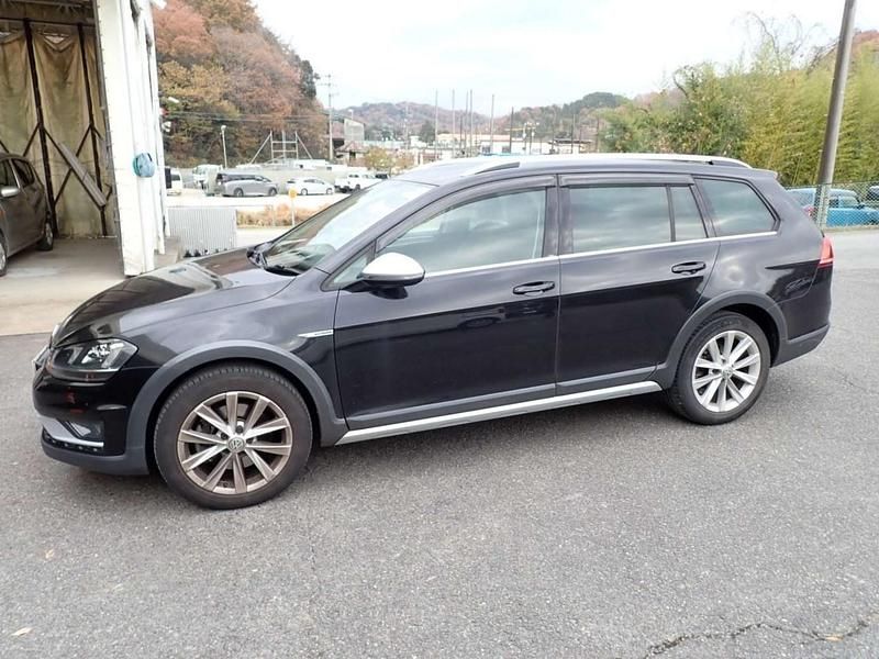 Used VW Golf VII 2015 Black Estate