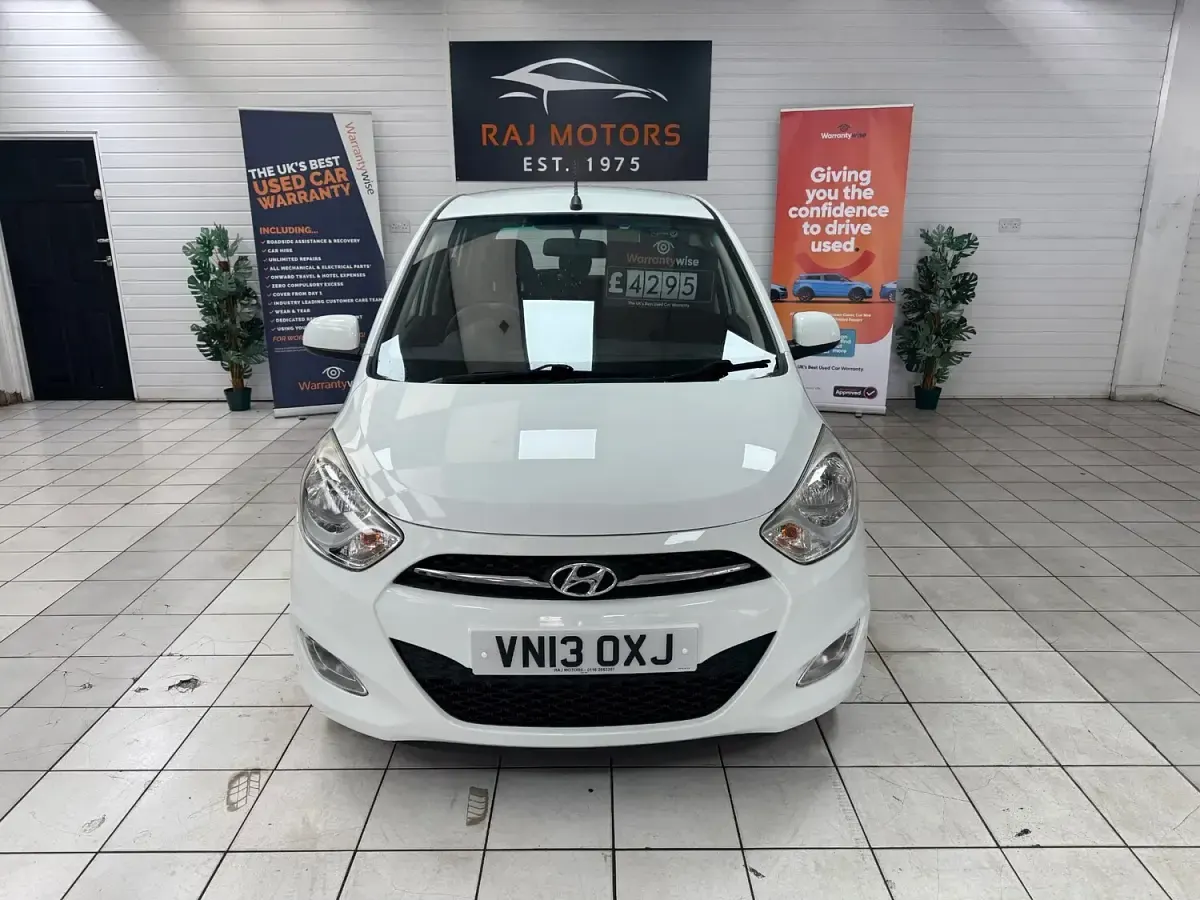 Used Hyundai i10 Active 83 HP (61 kW) 2013 White Hatchback