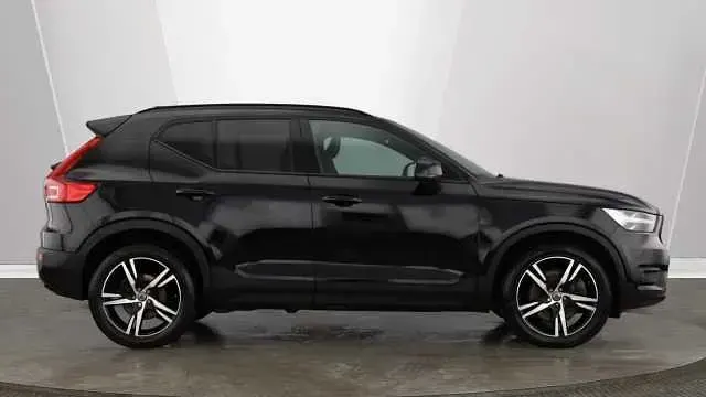 Used Volvo XC40 R-Design 208 HP (152 kW) 2021 SUV