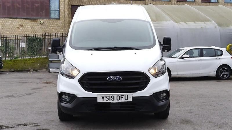 Used Ford Transit Custom 105 HP (77 kW) 2019 White Van