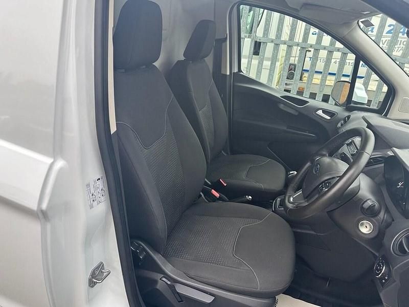 Used Ford Transit Limited 100 HP (73 kW) 2023 White Van