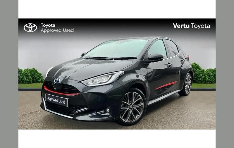 Used Toyota Yaris Hybrid 116 HP (85 kW) 2023 Black Hatchback