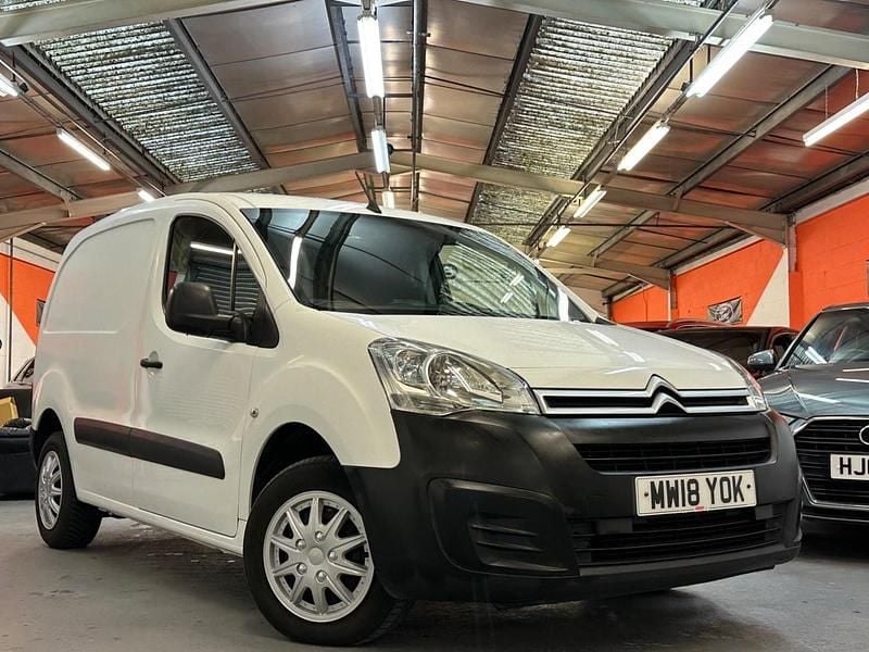 Used Citroën Berlingo 100 HP (73 kW) 2018 White MPV