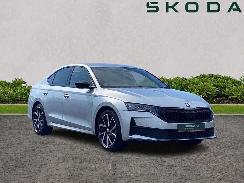 Used 2024 Skoda Octavia SportLine | £26,170 (Expensive) - Image 1/4