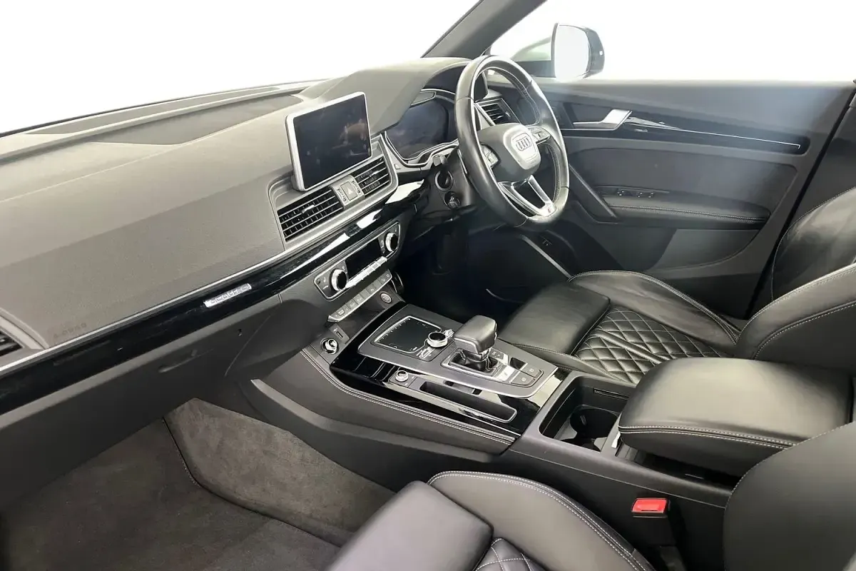 Używany Audi Q5 Design 354 KM (260 kW) 2018 Szary SUV