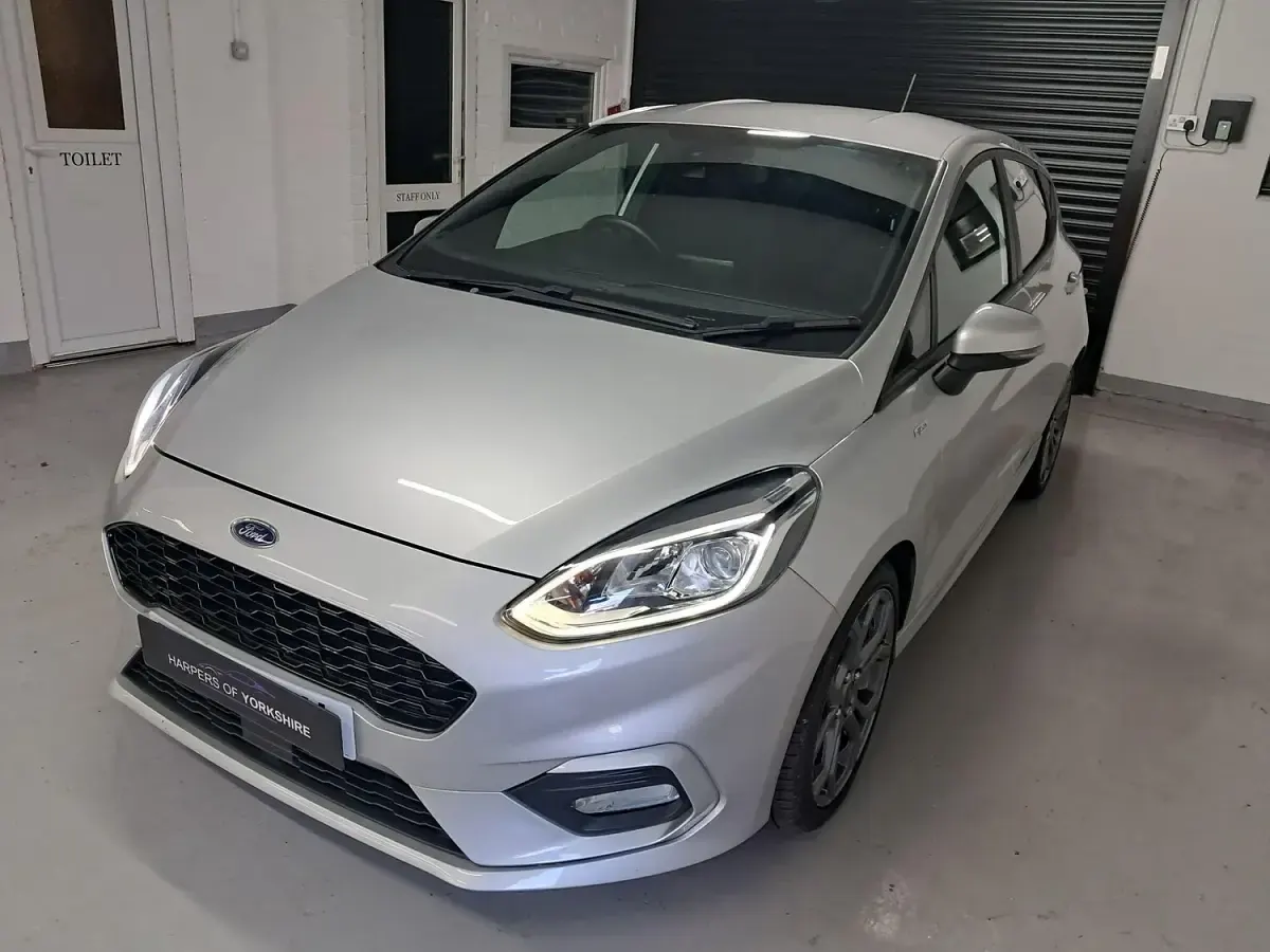 Used Ford Fiesta ST-Line 140 HP (102 kW) 2017 Silver Hatchback