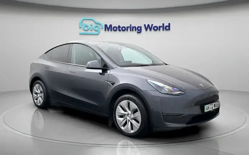 Used Tesla Model Y Long Range AWD 286 kW (389 HP) 2025 SUV