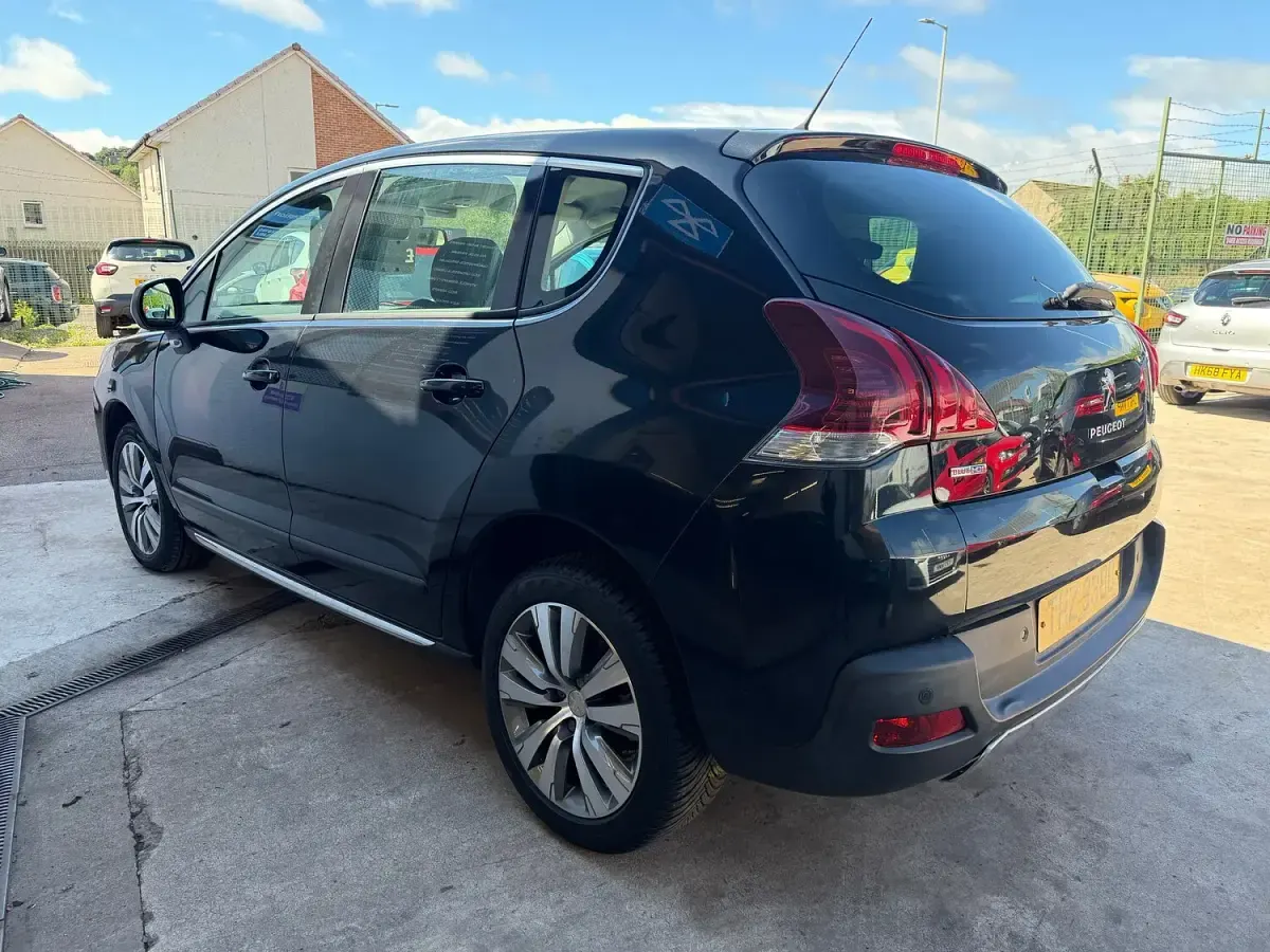 Used Peugeot 3008 Active 120 HP (88 kW) 2016 Black Hatchback