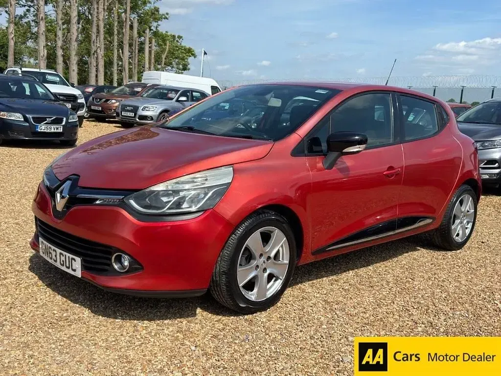 Used Renault Clio Dynamique 90 HP (66 kW) 2013 Red Hatchback