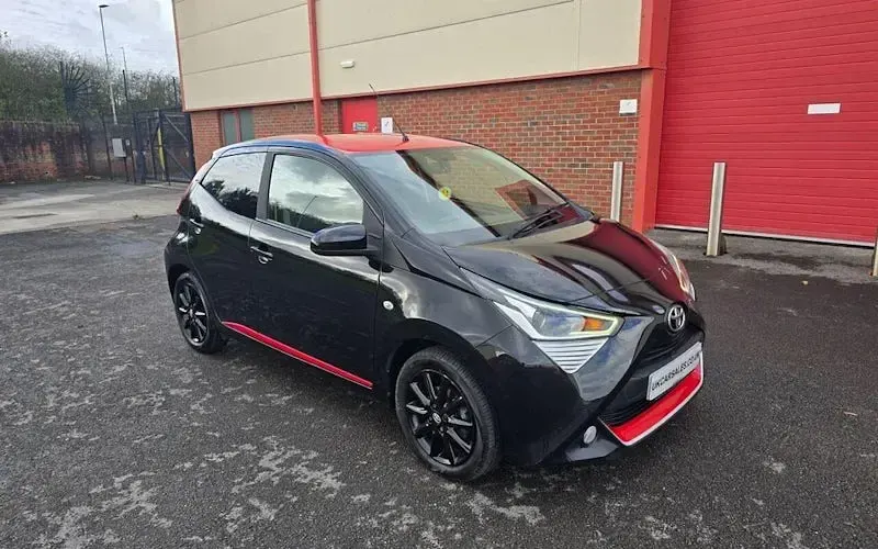 Gebraucht Toyota Aygo x-press 72 PS (52 kW) 2019 Schwarz Kleinwagen