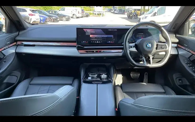 Used BMW 530e M Sport 295 HP (216 kW) 2024 Tanzanite blue Sedan