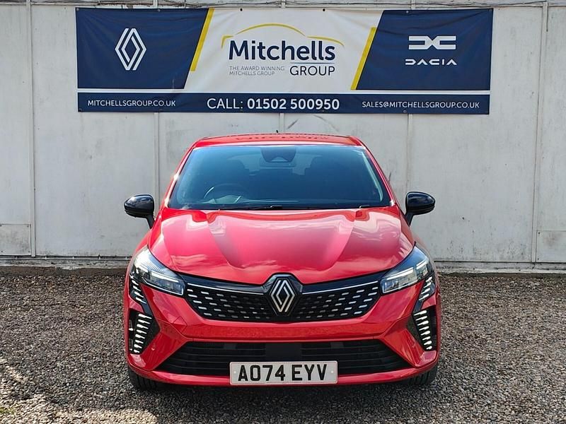 Used Renault Clio V Techno 143 HP (105 kW) 2024 Flame red  Hatchback