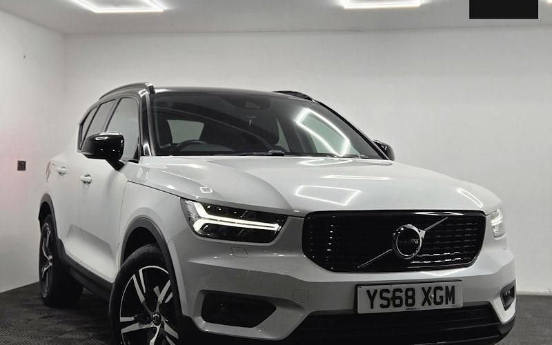 Used Volvo XC40 R-Design 247 HP (181 kW) 2019 White SUV