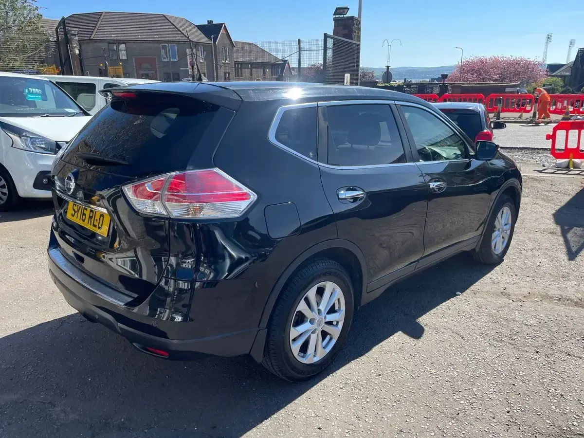 Używany Nissan X-Trail Acenta 130 KM (95 kW) 2016 Czarny SUV