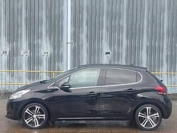 Used Peugeot 208 GT-line 109 HP (80 kW) 2019 Black Hatchback