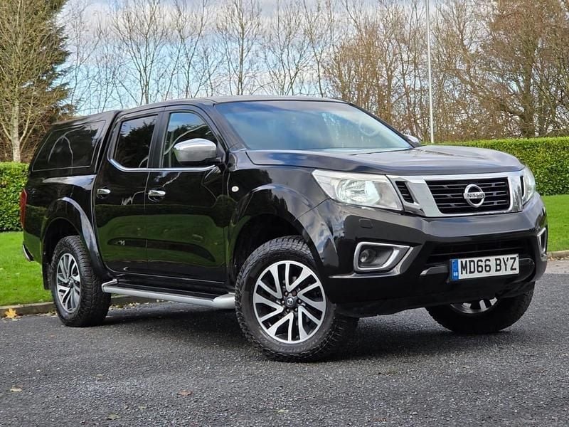 Black Used 2016 Nissan Navara Acenta Pickup | £11,845 (Fair price) - Image 1/4