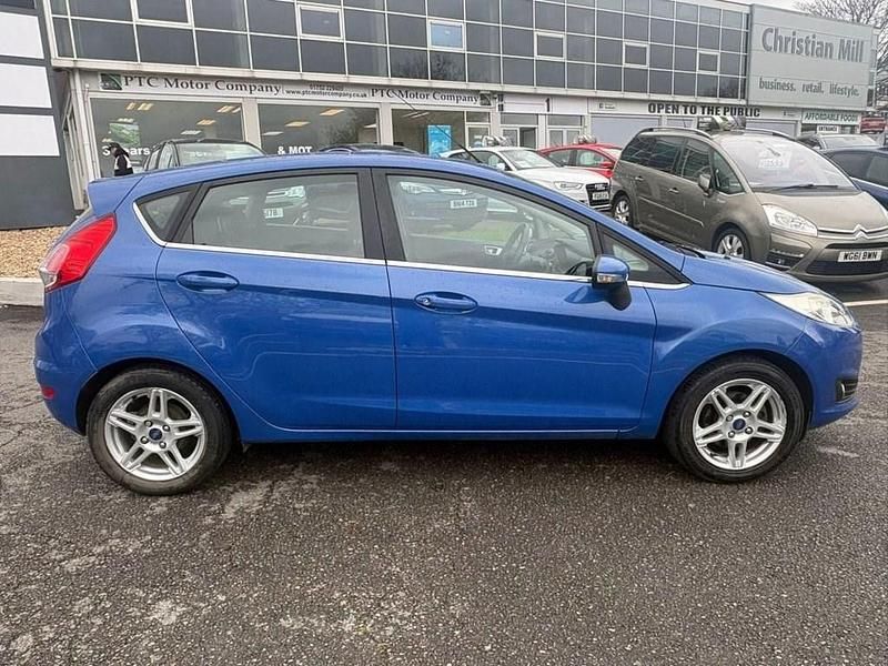 Used Ford Fiesta Zetec 82 HP (60 kW) 2014 Blue Hatchback