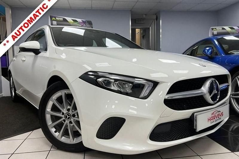 Used Mercedes A180 116 HP (85 kW) 2018 Red Hatchback