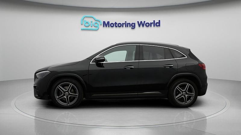 Used Mercedes GLA200 Executive 163 HP (119 kW) 2024 Black SUV