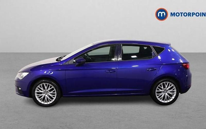 Used Seat Leon SE Dynamic 116 HP (85 kW) 2020 Blue Hatchback