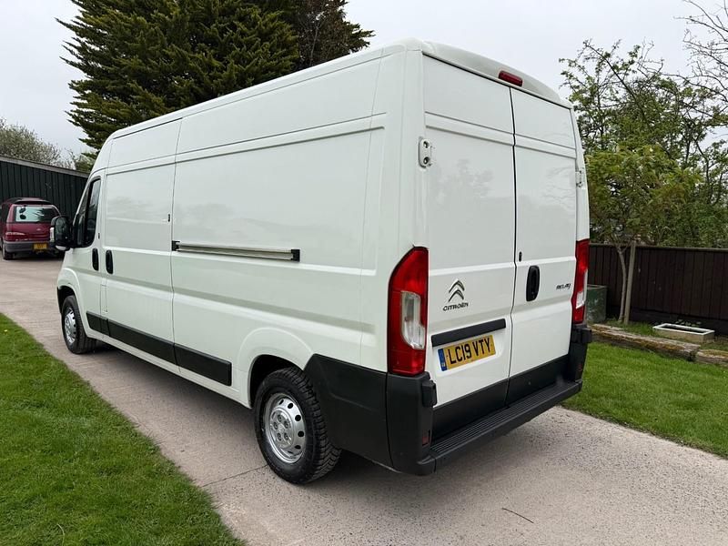 Usado Citroën Relay 130 HP (95 kW) 2019 Branco Van