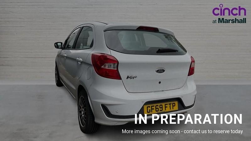Used Ford Ka Plus Zetec 85 HP (62 kW) 2019 White Hatchback