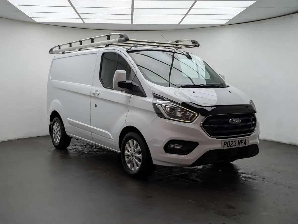 Begagnad Ford Transit Custom Limited 130 HK (95 kW) 2023 Vit Van