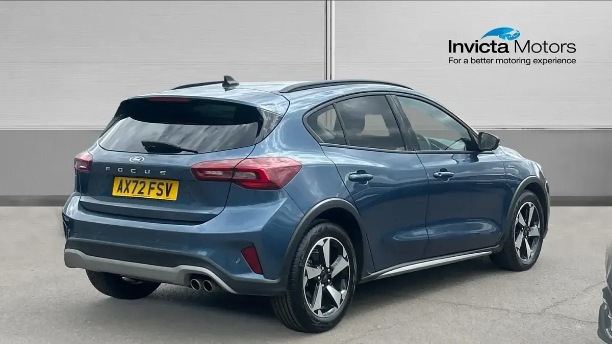 Used Ford Focus Active 125 HP (91 kW) 2023 Blue Hatchback