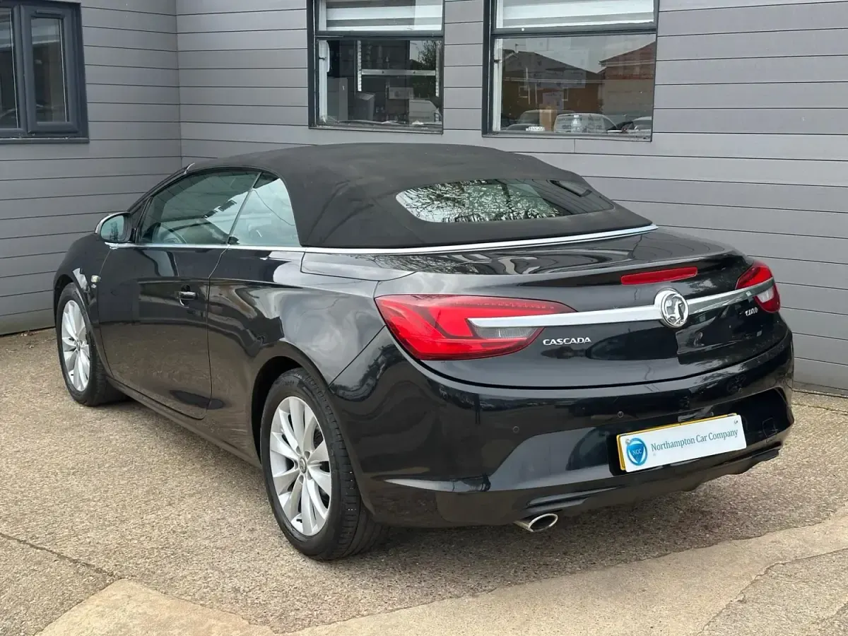 Używany Vauxhall Cascada Elite 2013 Czarny Kabriolet