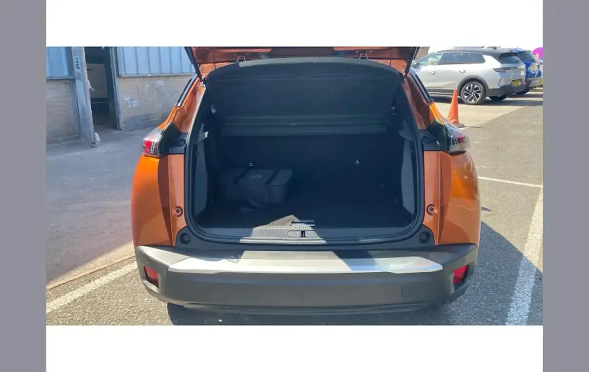 Used Peugeot e-2008 GTi 100 kW (136 HP) 2023 Orange SUV