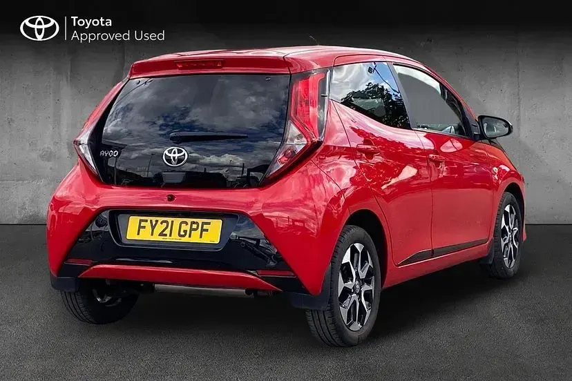 Used Toyota Aygo Trend 70 HP (51 kW) 2021 Red Hatchback