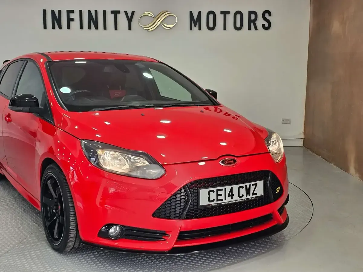Używany Ford Focus ST 2014 Czerwony Hatchback