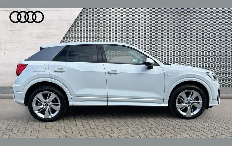 Used Audi Q2 S-Line 147 HP (108 kW) 2025 White SUV
