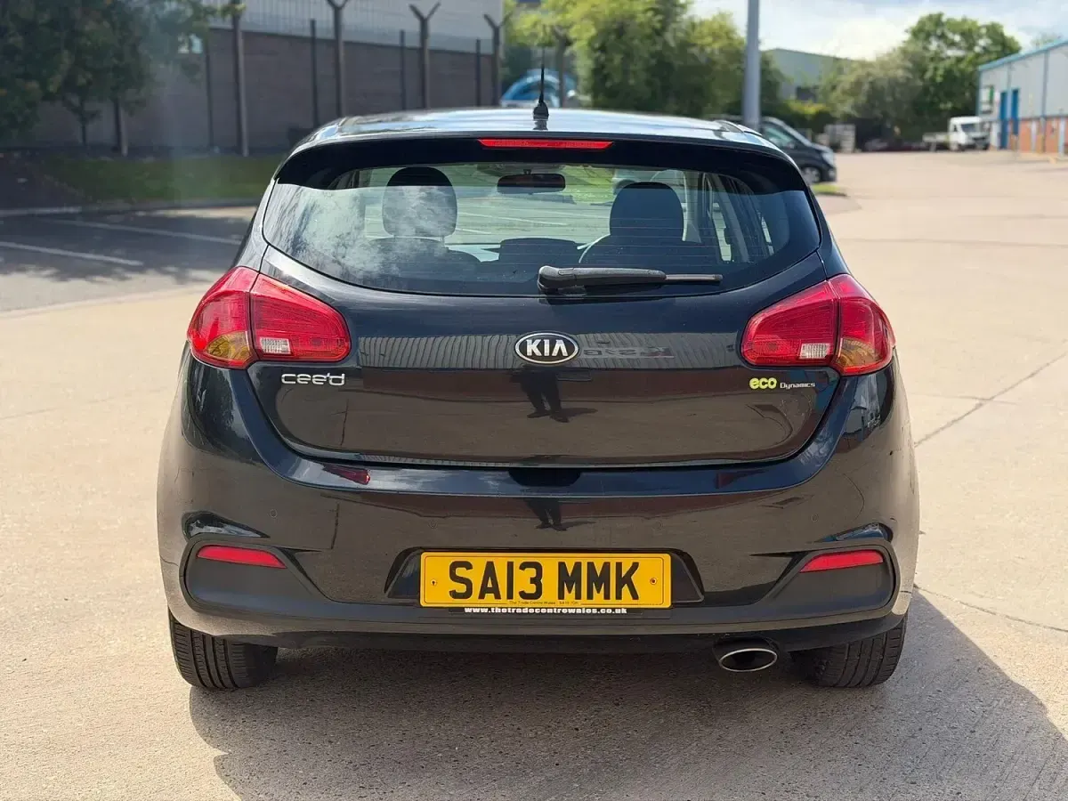 Used Kia Ceed 128 HP (94 kW) 2013 Black Hatchback